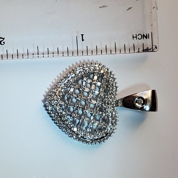 14K WHITE  GOLD DIAMOND PENDANT - Picture 9 of 11